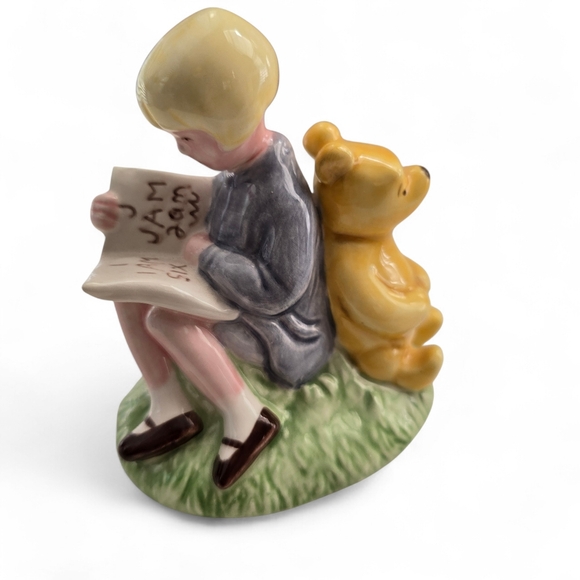 Vintage Christopher Robin & Winnie the Pooh Figurine - Picture 3 of 7